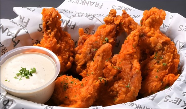 Frankie's Classic Buffalo Wings (Spicy)